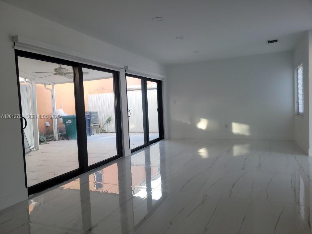 12686 NW 11th St, Miami FL 33182 photo 3