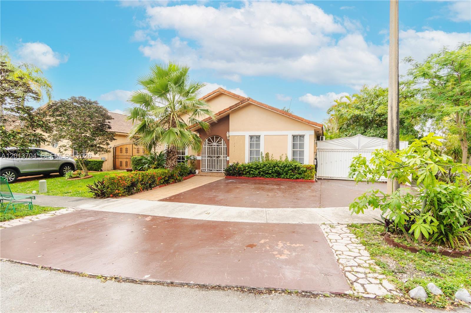7411 W 33rd Ave, Hialeah FL 33018 photo 2
