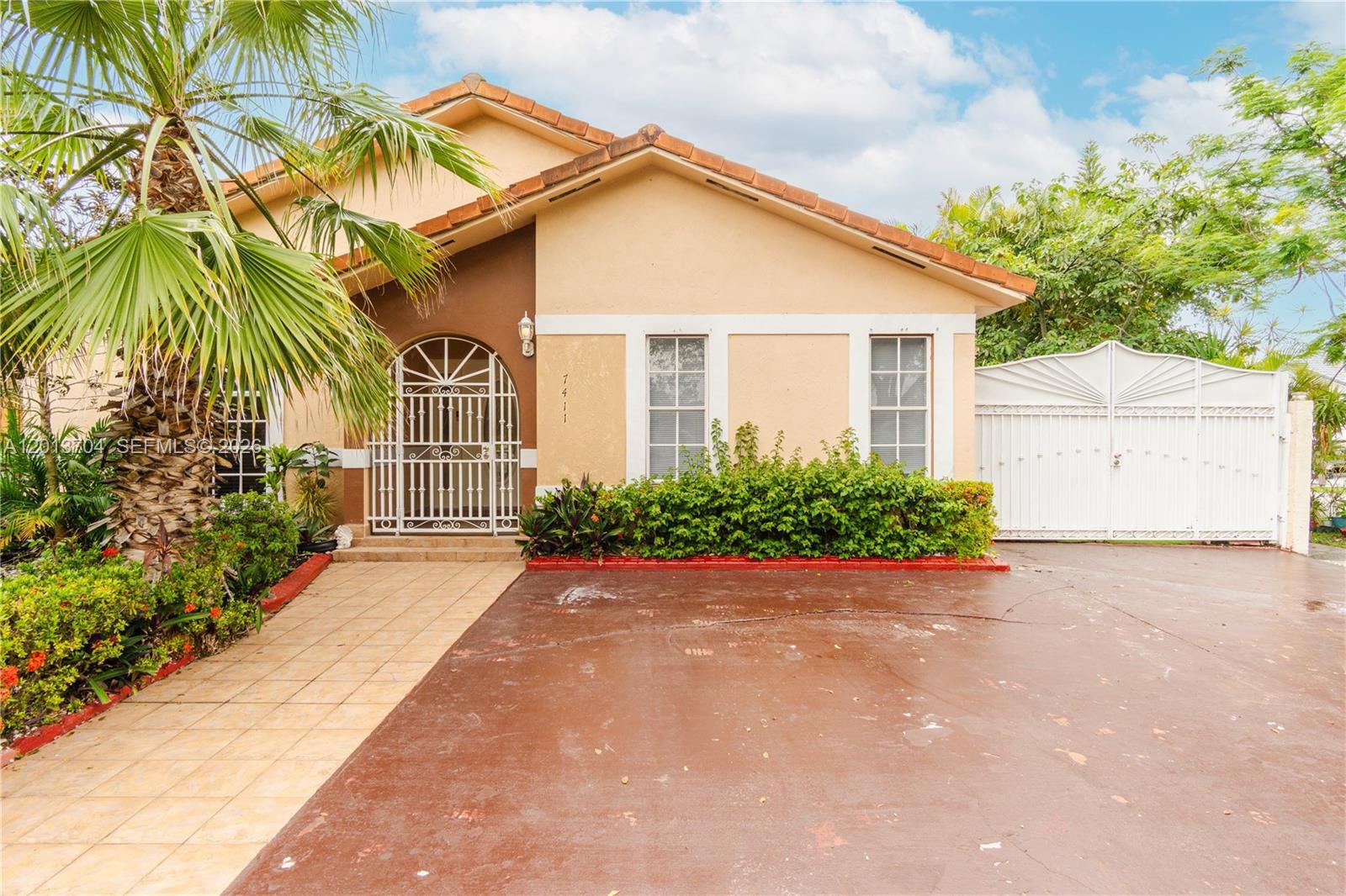 7411 W 33rd Ave, Hialeah FL 33018 photo 3