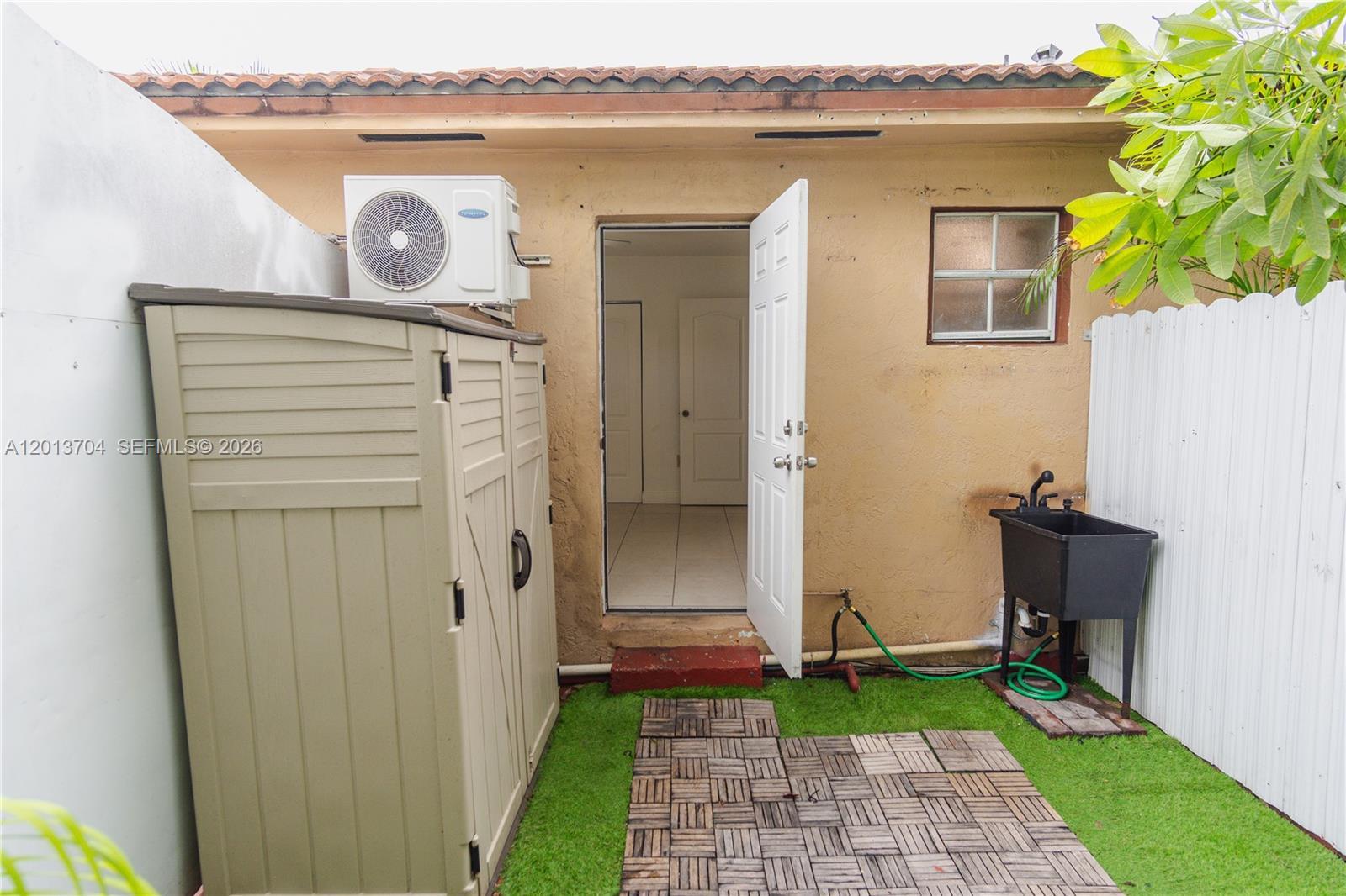7411 W 33rd Ave, Hialeah FL 33018 photo 4