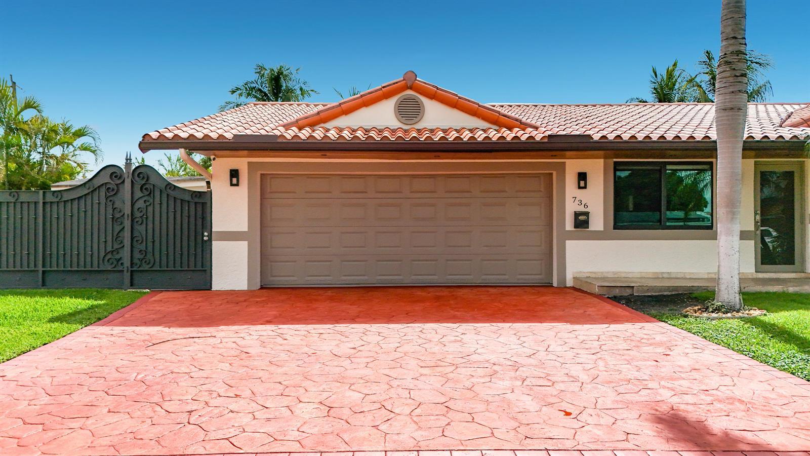 736 NW 12th Avenue, Dania Beach FL 33004 photo 2