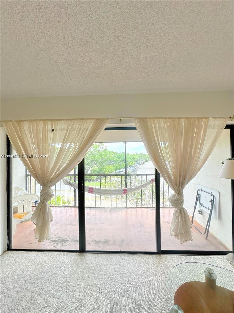 240 Lakeview Dr # 212, Weston FL 33326 photo 3