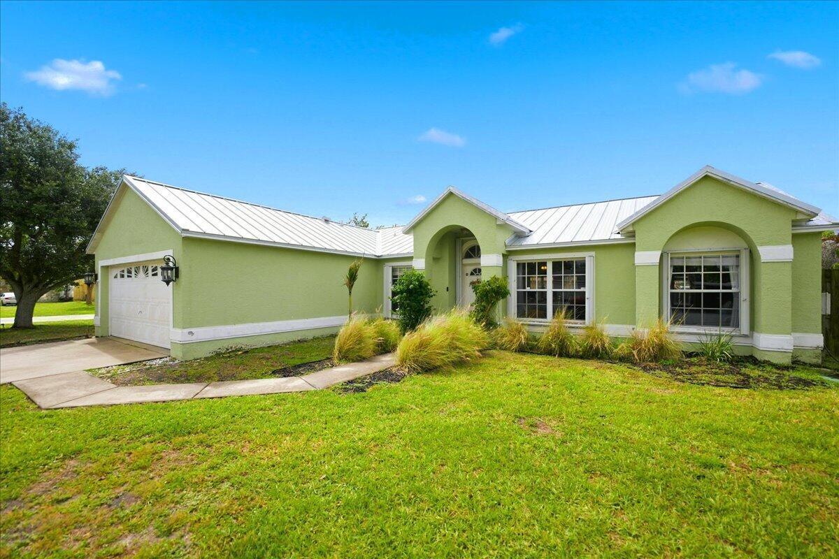 6208 NW Kukui Court, Port St. Lucie FL 34983 photo 2