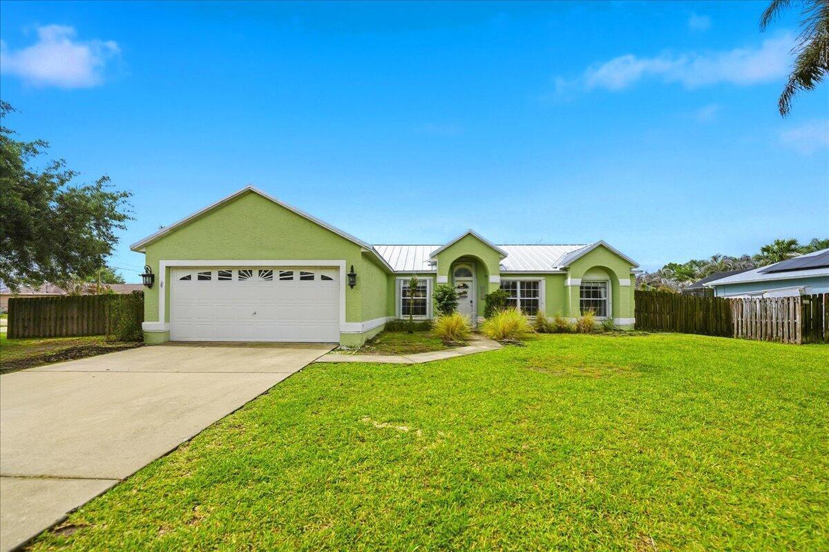 6208 NW Kukui Court, Port St. Lucie FL 34983