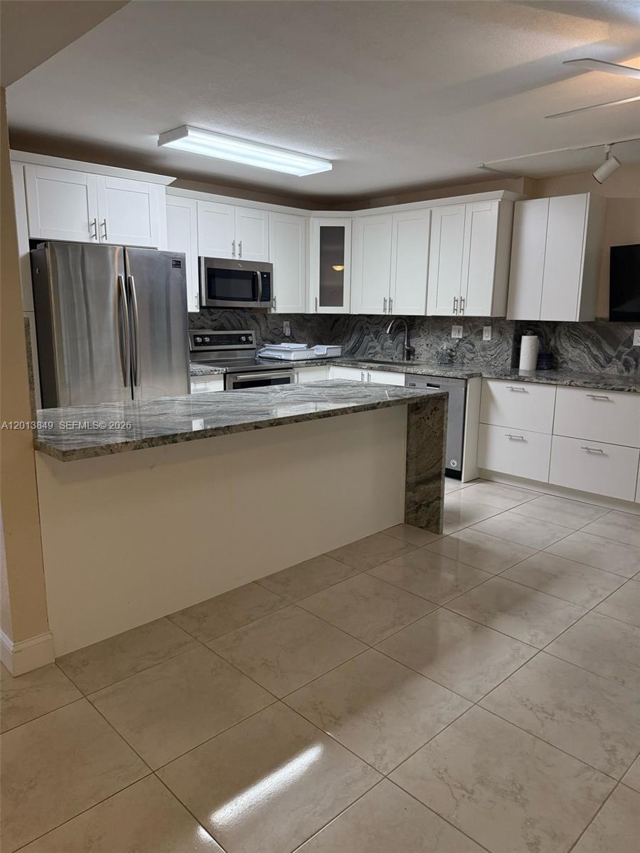 20381 NE 30th Ave # 7, Aventura FL 33180 photo 2