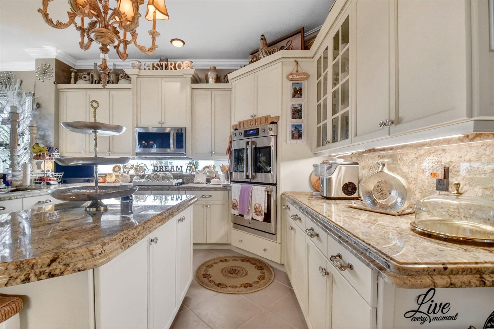 611 Edgebrook Lane, Royal Palm Beach FL 33411 photo 4