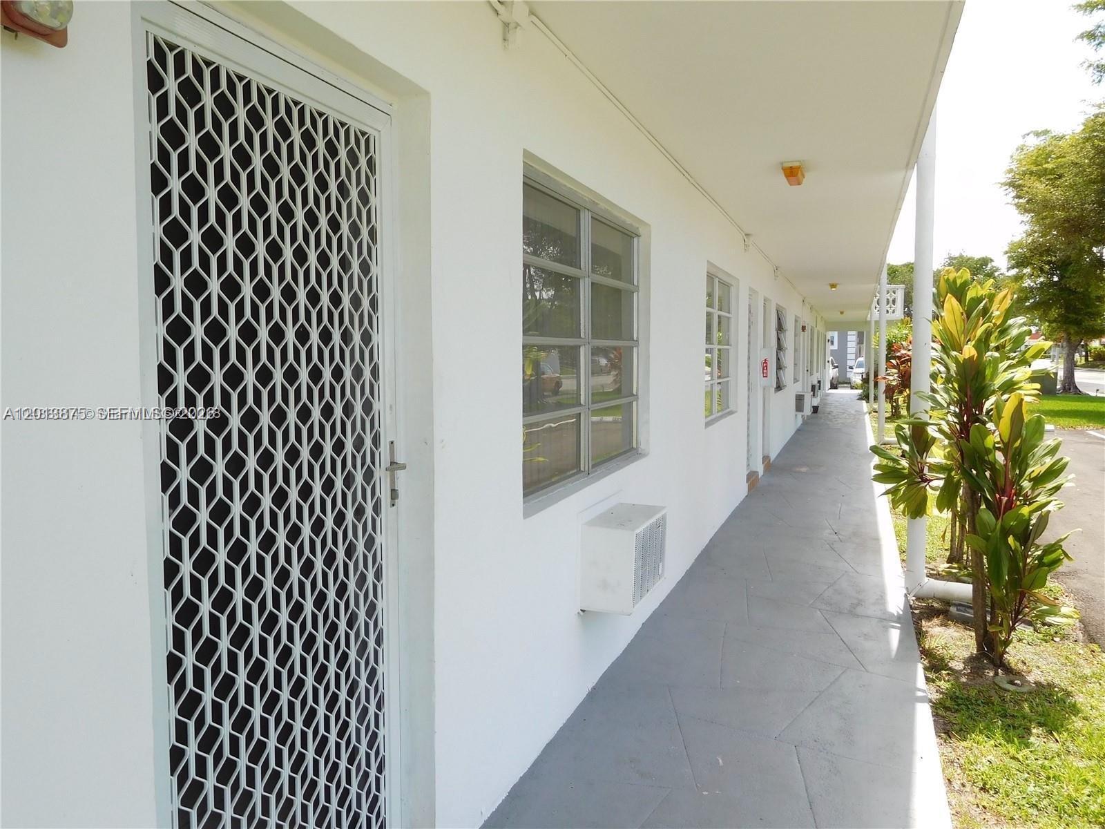 100 NW 204th St # 7, Miami Gardens FL 33169