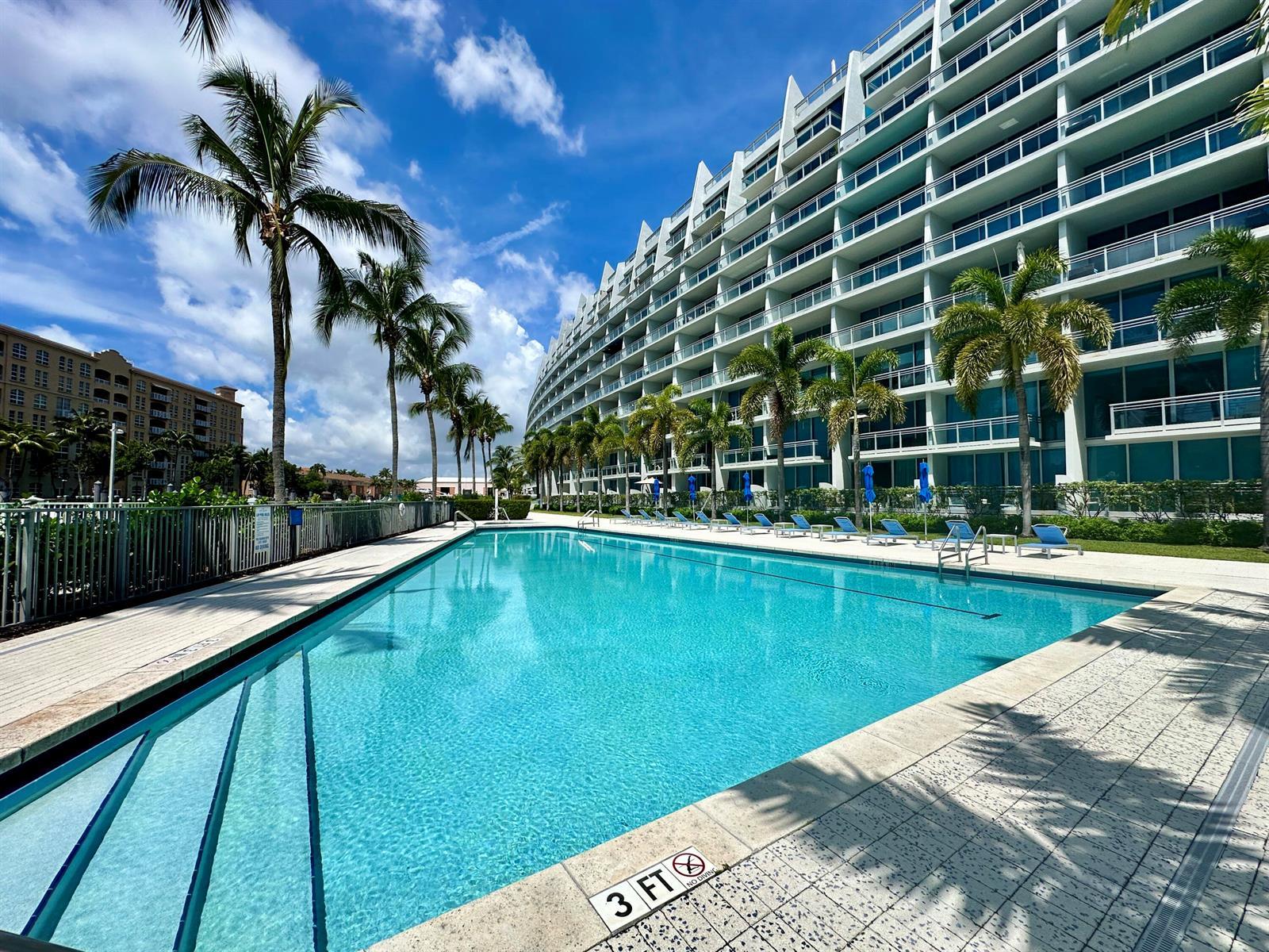 2950 NE 188th Street NE # 225, Aventura FL 33180