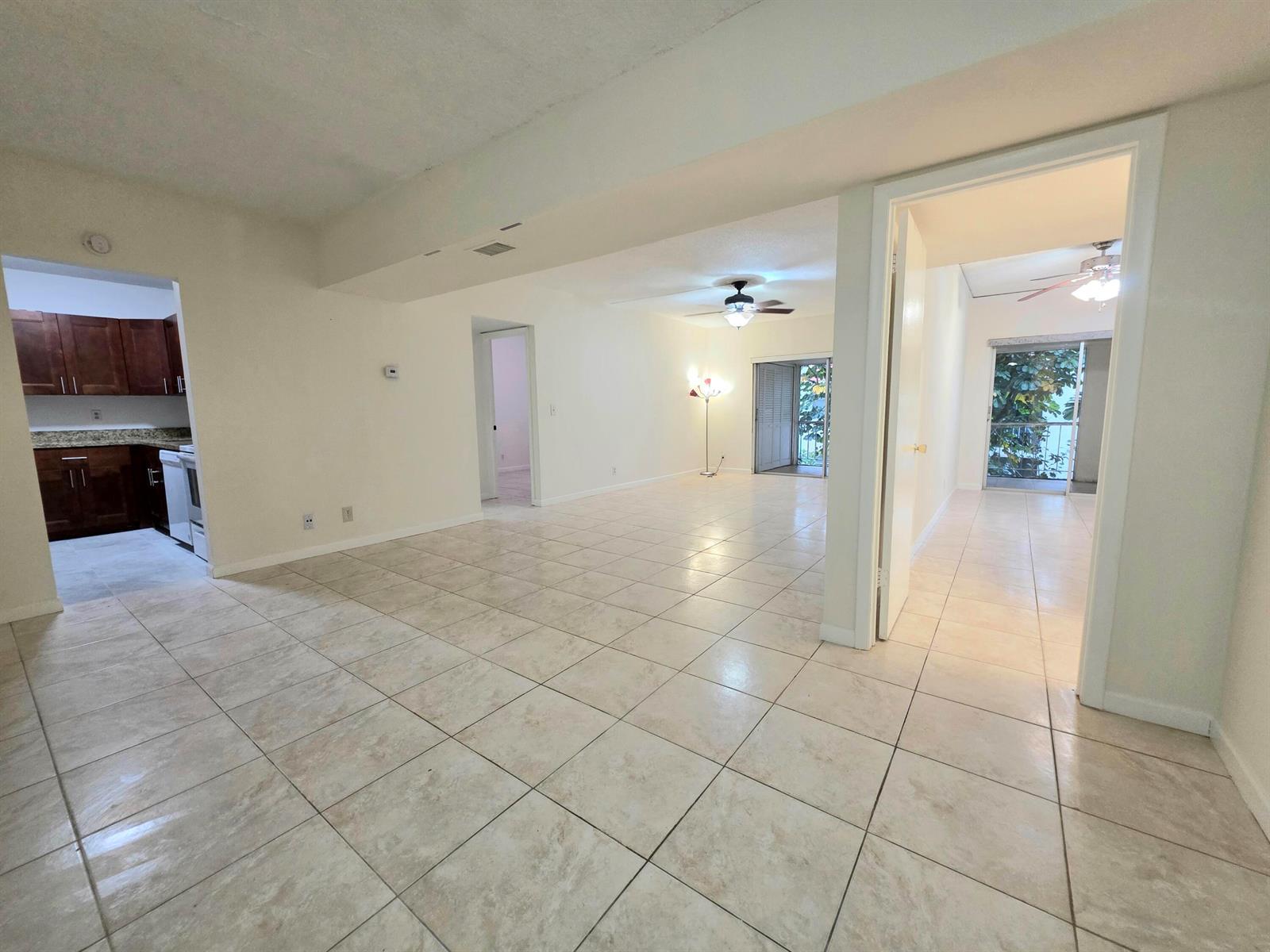 683 NW 13th Street Apt 27, Boca Raton FL 33486