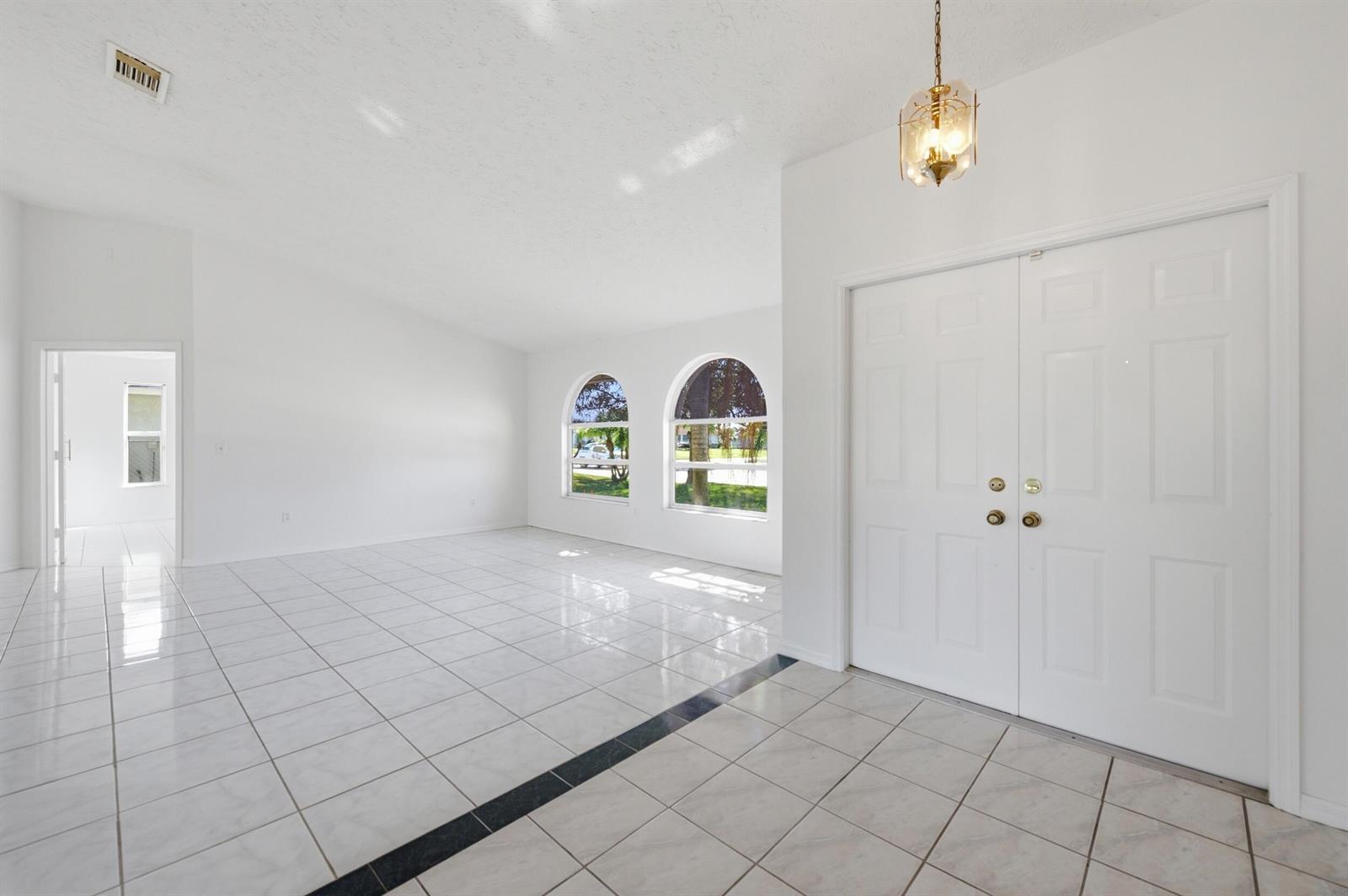 1371 SE Airoso Boulevard, Port St. Lucie FL 34983 photo 3