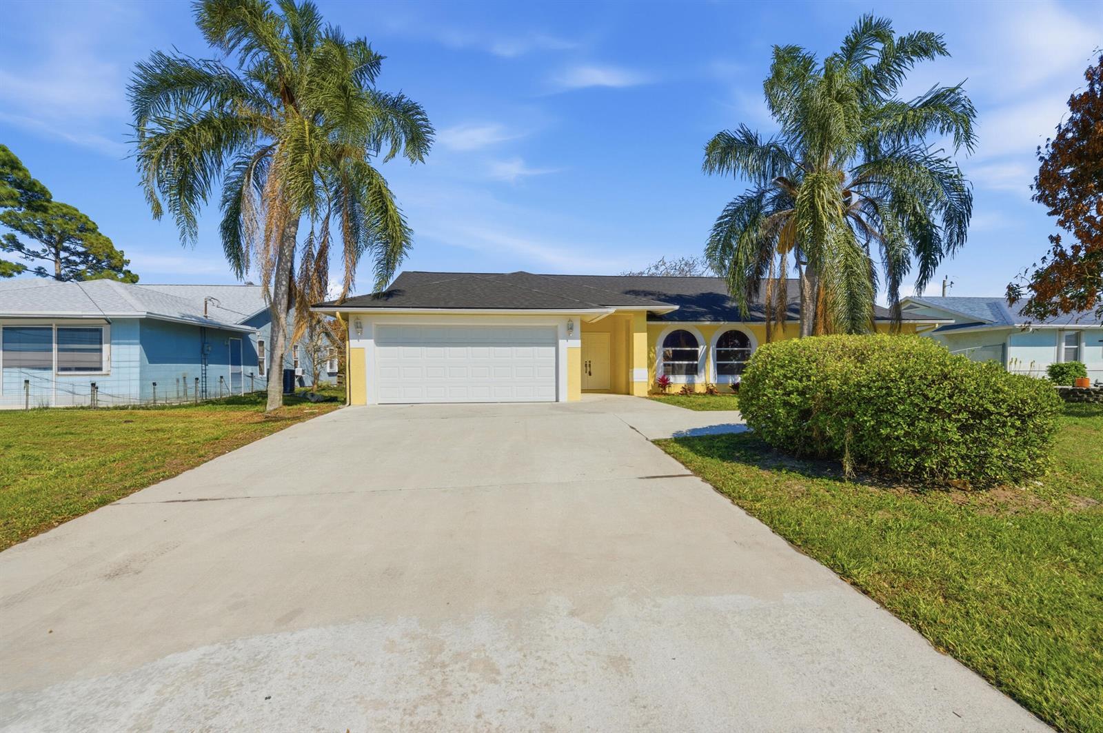 1371 SE Airoso Boulevard, Port St. Lucie FL 34983