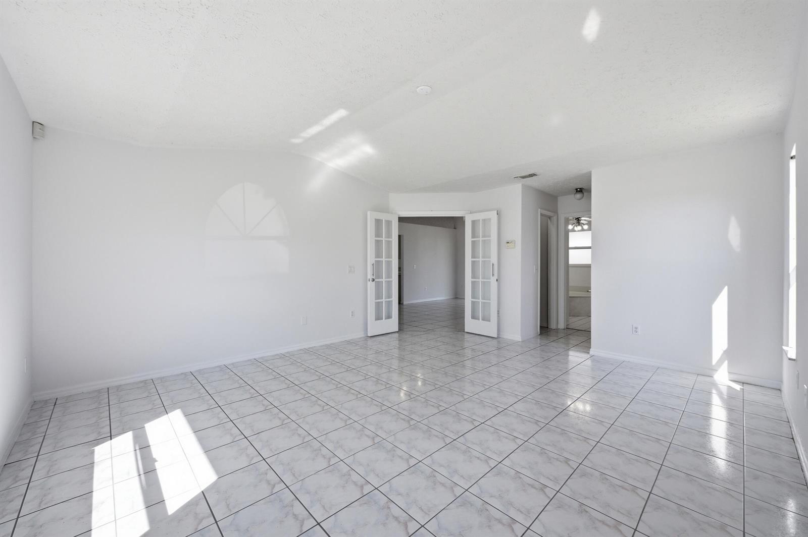 1371 SE Airoso Boulevard, Port St. Lucie FL 34983 photo 5