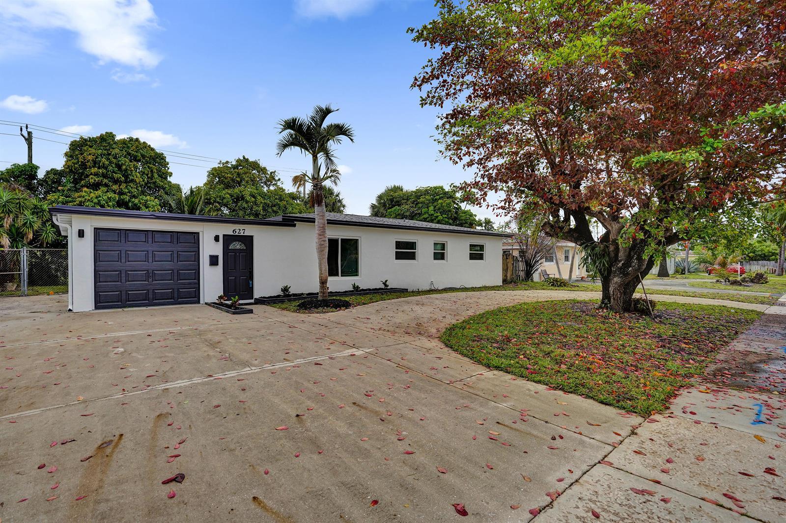 627 W Ilex Drive, Lake Park FL 33403 photo 2