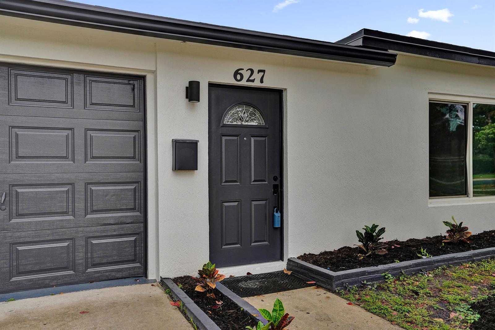 627 W Ilex Drive, Lake Park FL 33403 photo 5