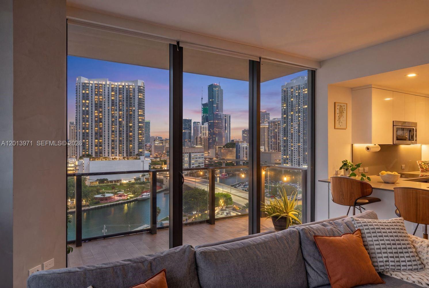 88 SW 7th St # 1012, Miami FL 33130 photo 2