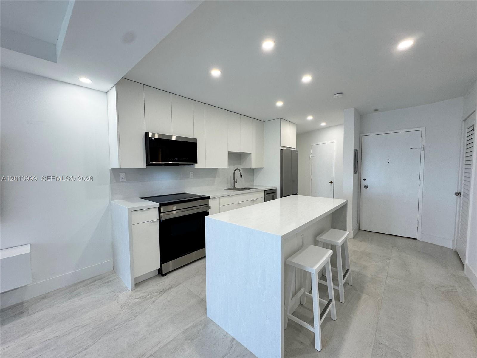 2899 Collins Ave # 1414, Miami Beach FL 33140 photo 4