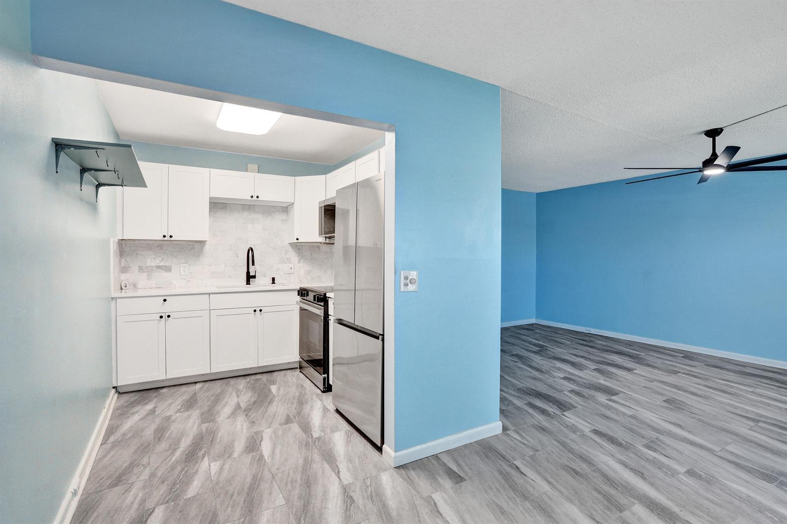 358 Oakridge T # 358, Deerfield Beach FL 33442 photo 4