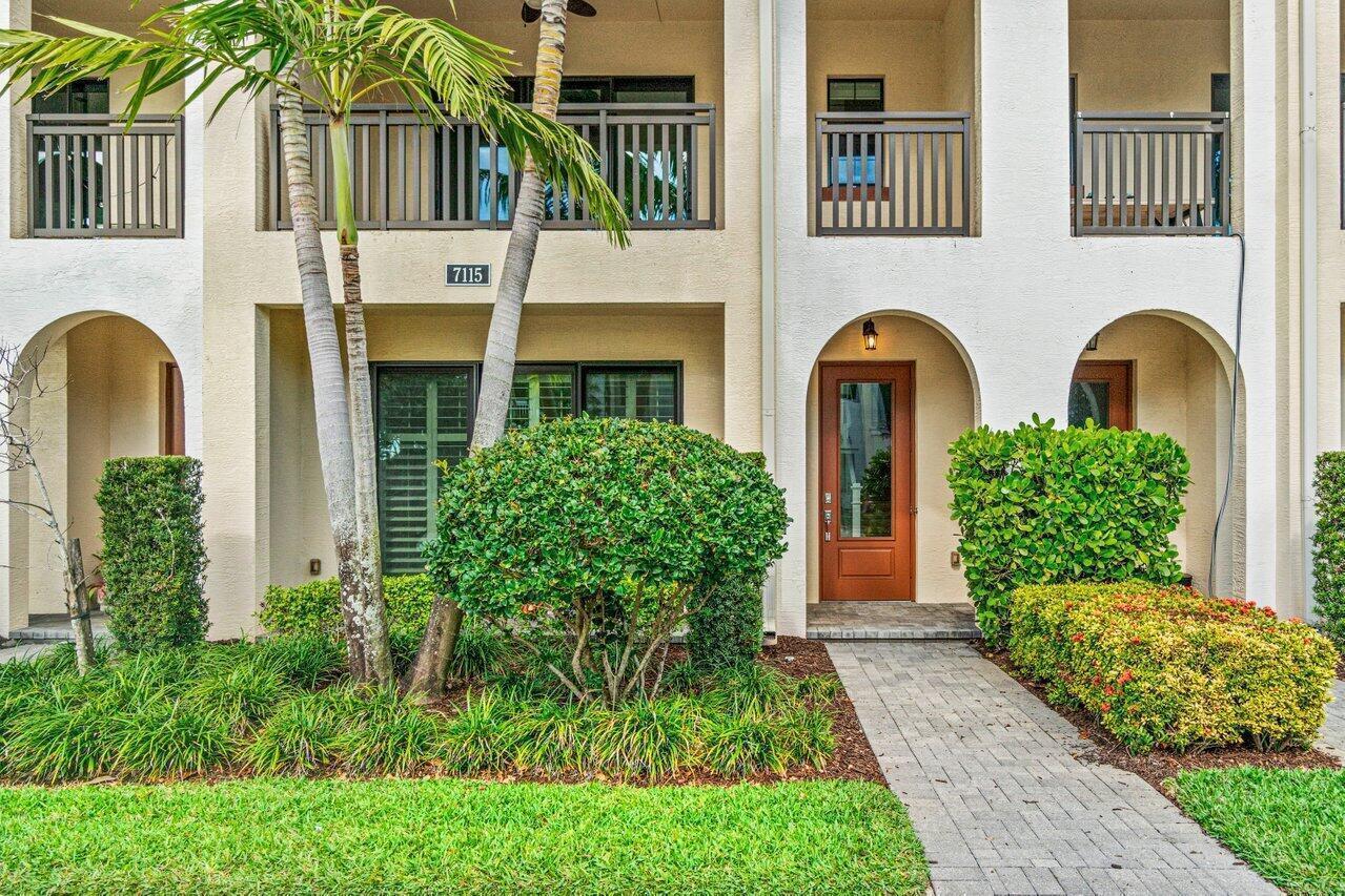 7115 Edison Place, Palm Beach Gardens FL 33418 photo 2