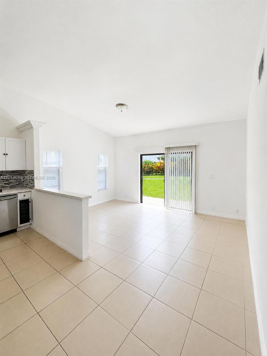10559 La Placida Dr, Coral Springs FL 33065 photo 2