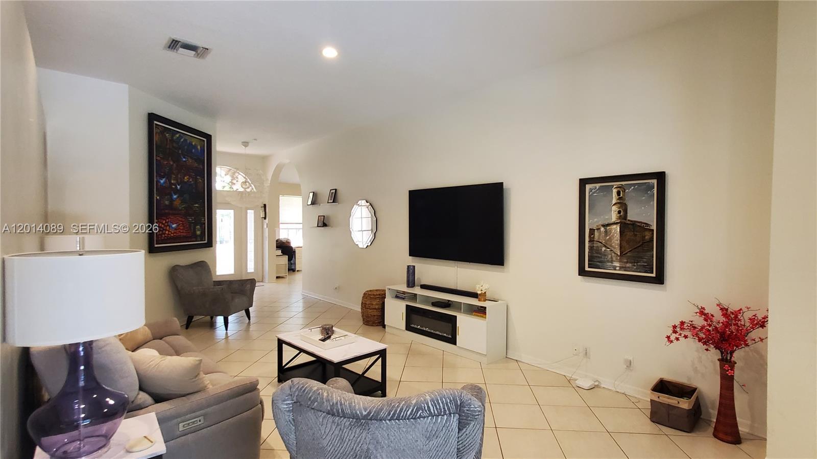 2051 NW 125th Ter, Pembroke Pines FL 33028 photo 2