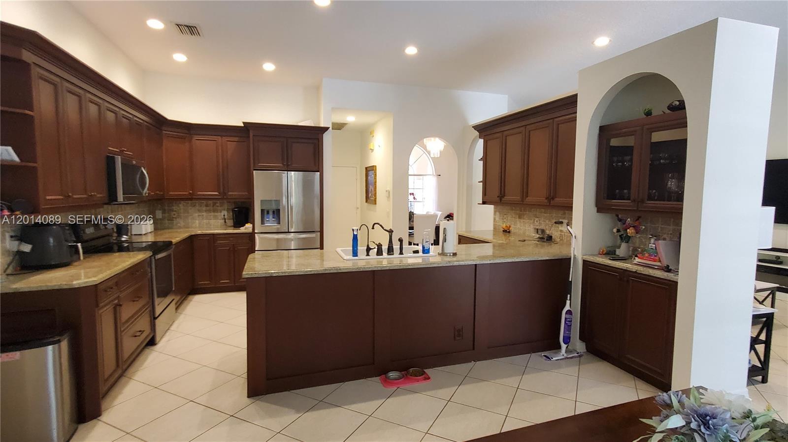 2051 NW 125th Ter, Pembroke Pines FL 33028 photo 5