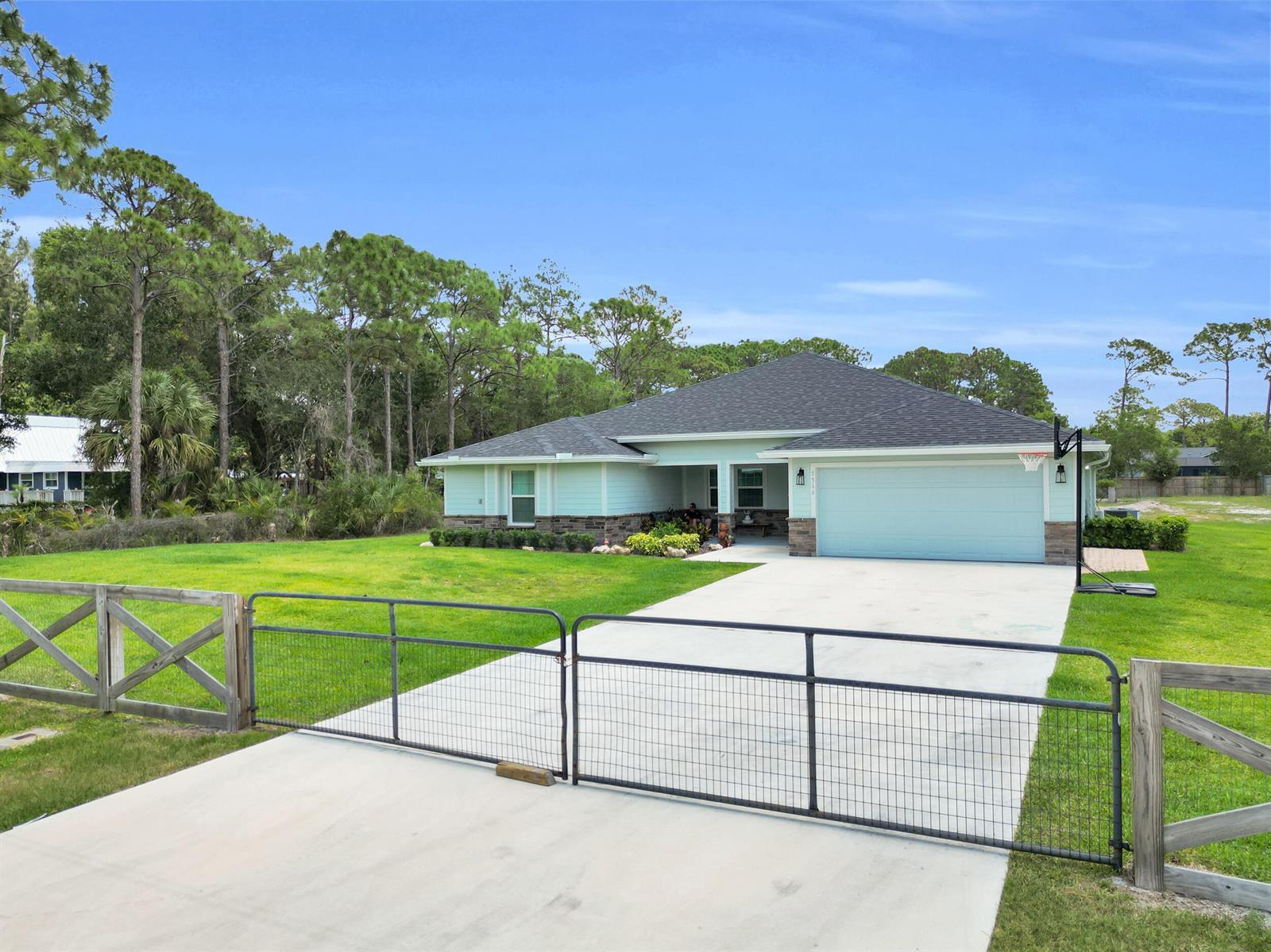 5566 Pinetree Drive, Fort Pierce FL 34982