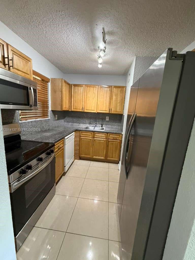Hialeah, FL 33014