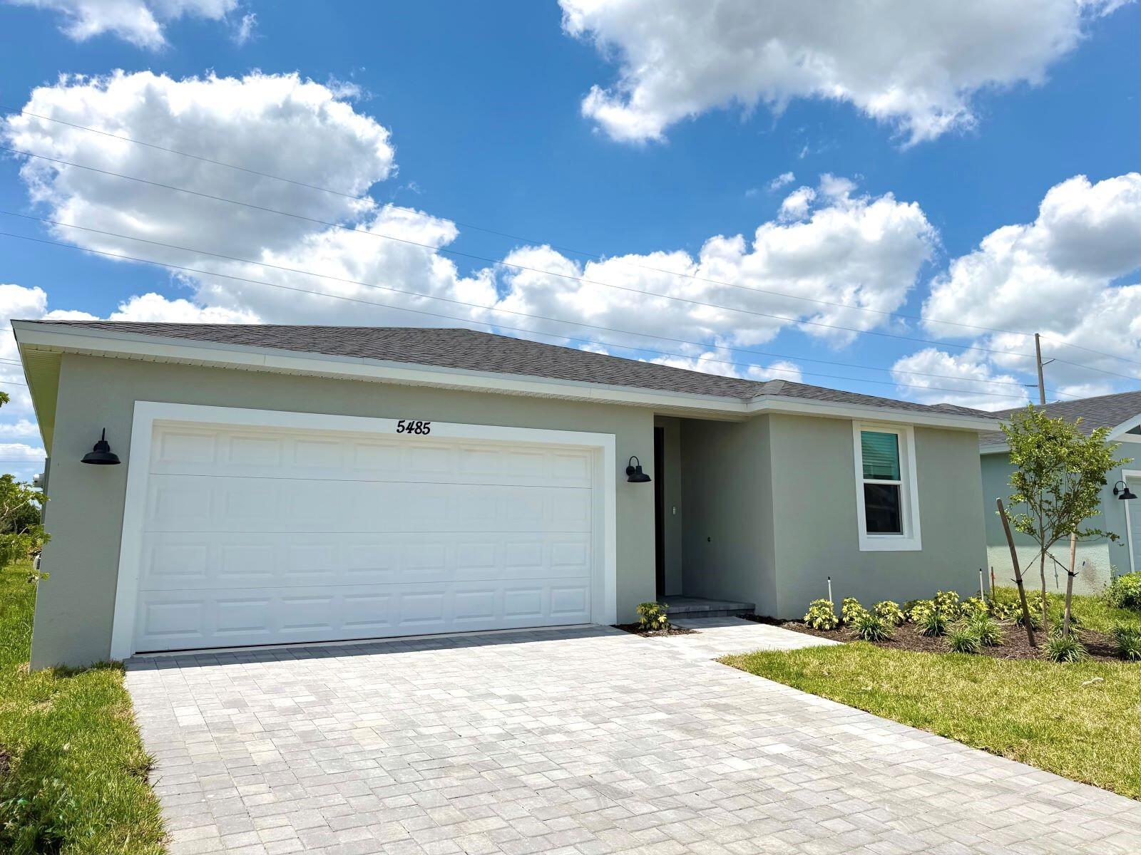 5485 Hampton Park Circle, Vero Beach FL 32966 photo 2