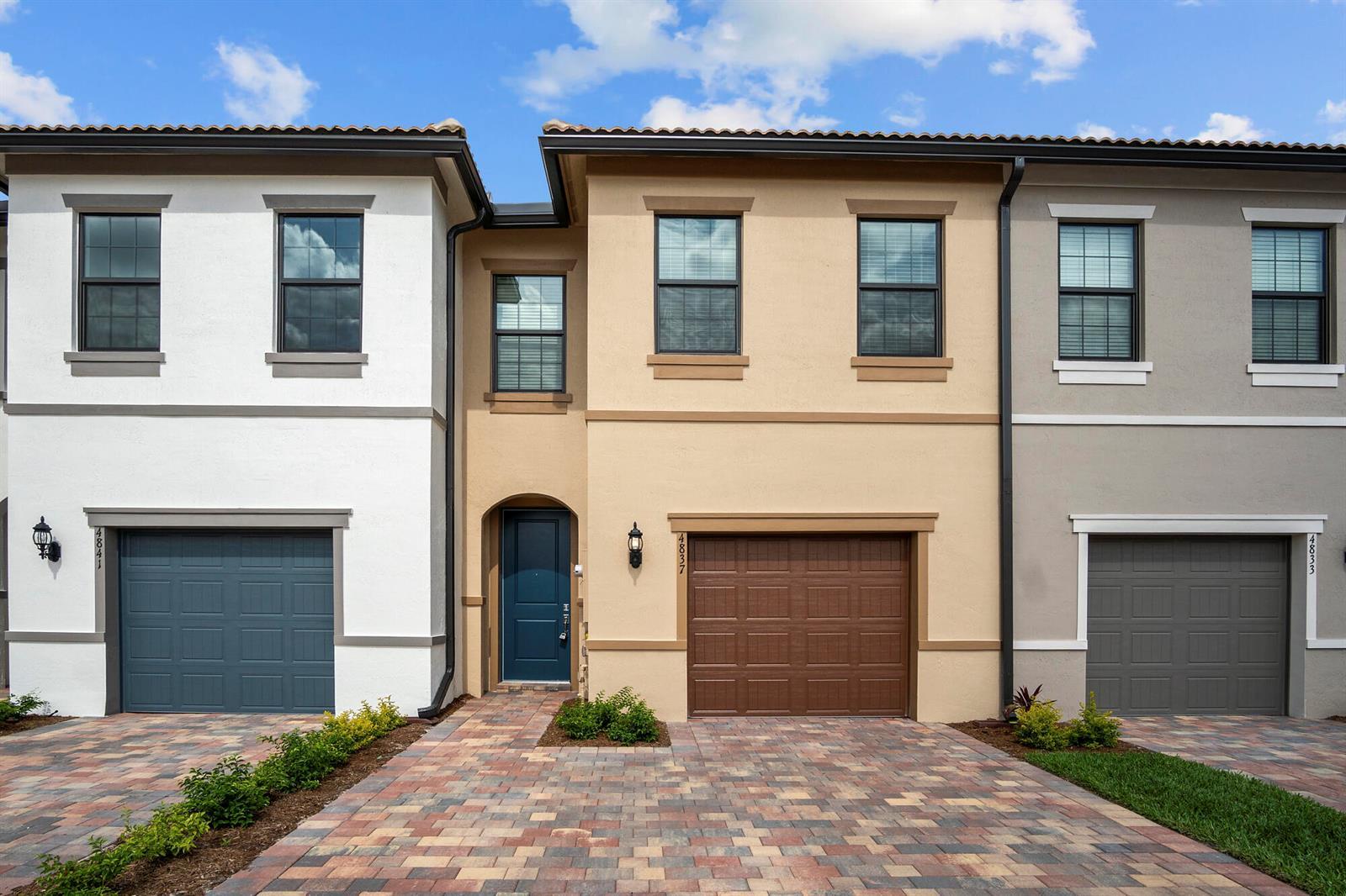 4837 Chantilly Road, Lake Worth FL 33467 photo 2