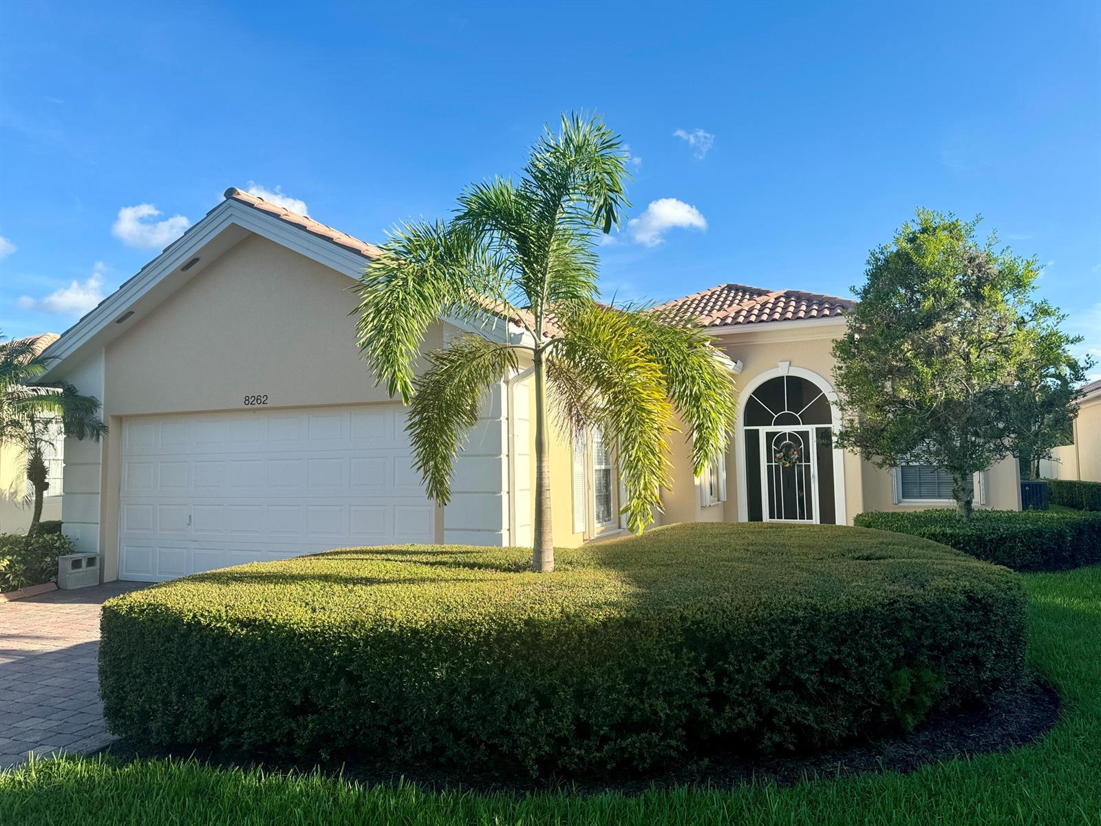 8262 Dominica Place, Wellington FL 33414 photo 2