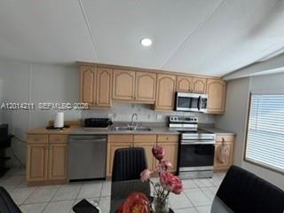 114 Lone Pine Drive, Hallandale Beach FL 33009 photo 5