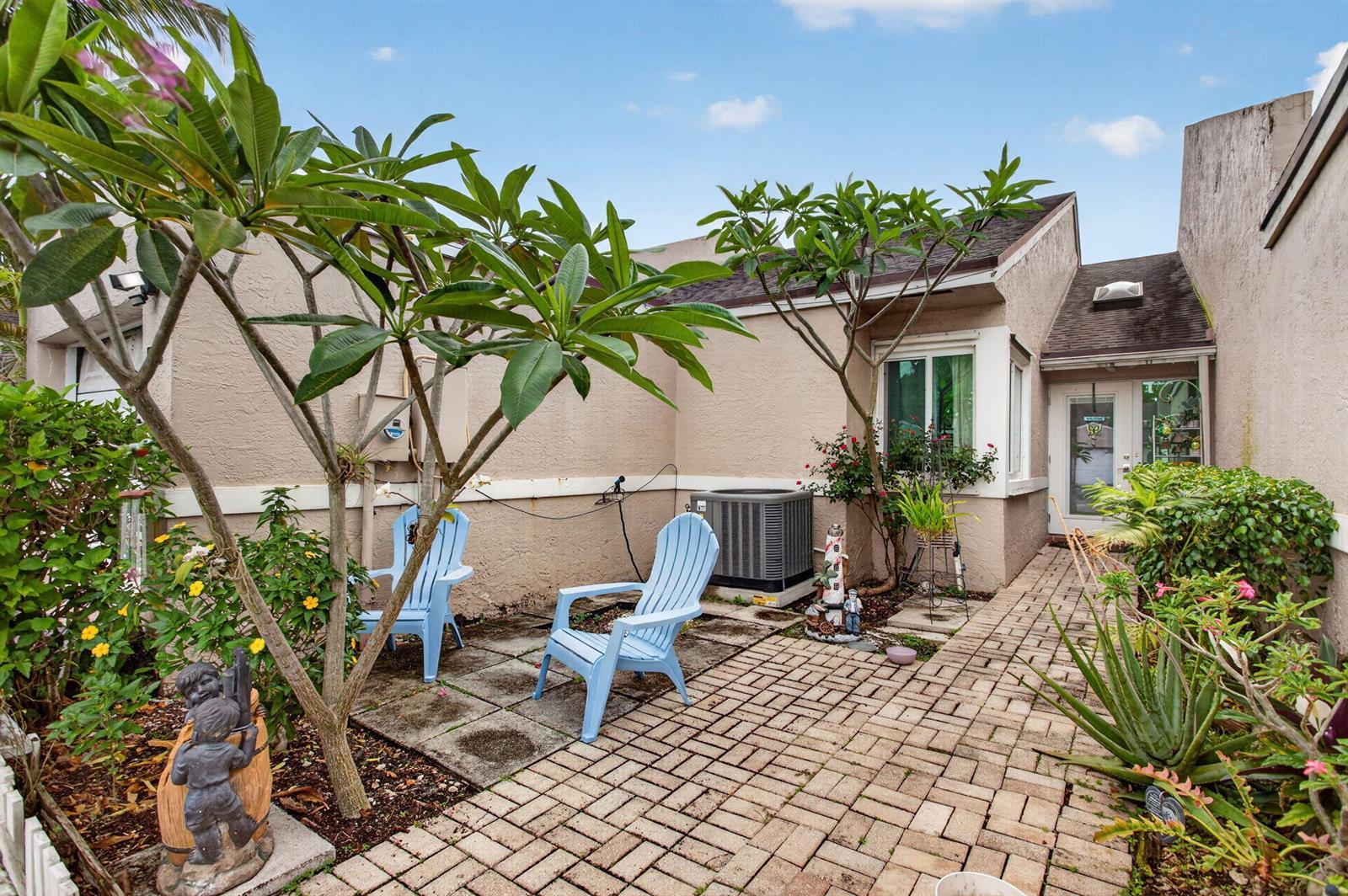 5028 NW 11th Way, Deerfield Beach FL 33064 photo 2