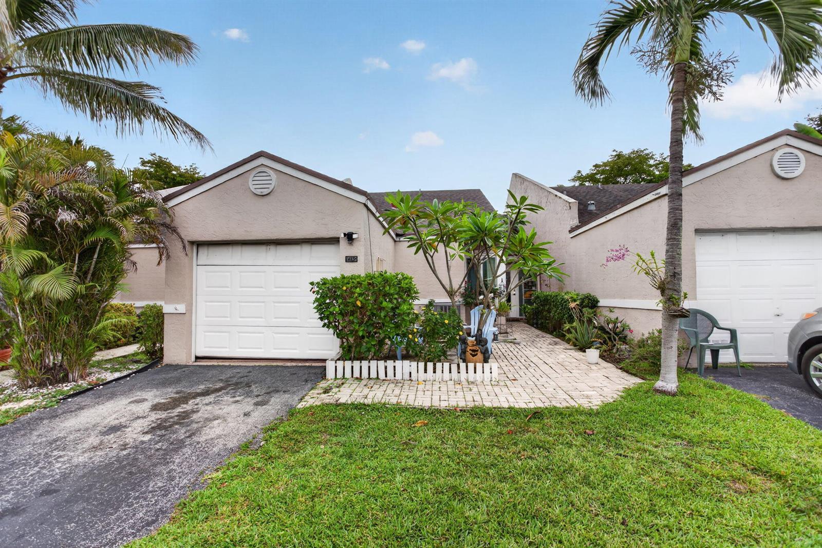 5028 NW 11th Way, Deerfield Beach FL 33064