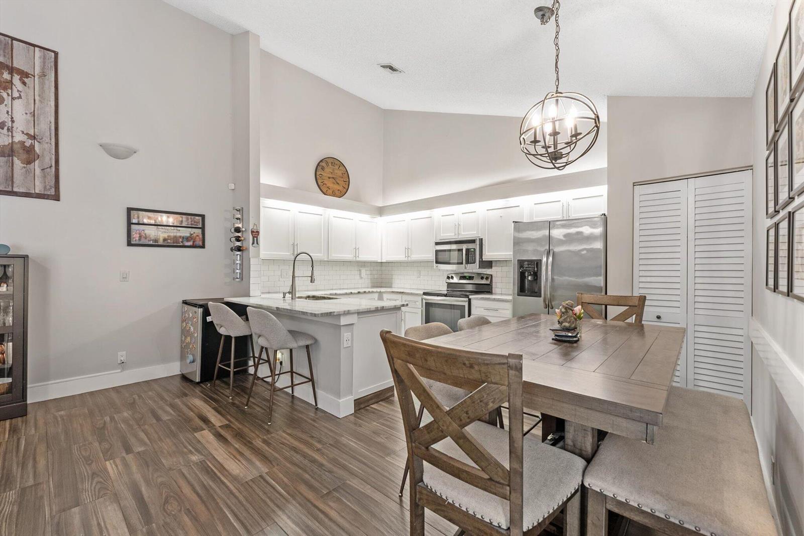 203 Timberlane Circle, FL 33463