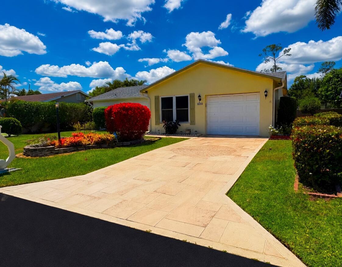 6304 Emerald Sky Lane, FL 33463
