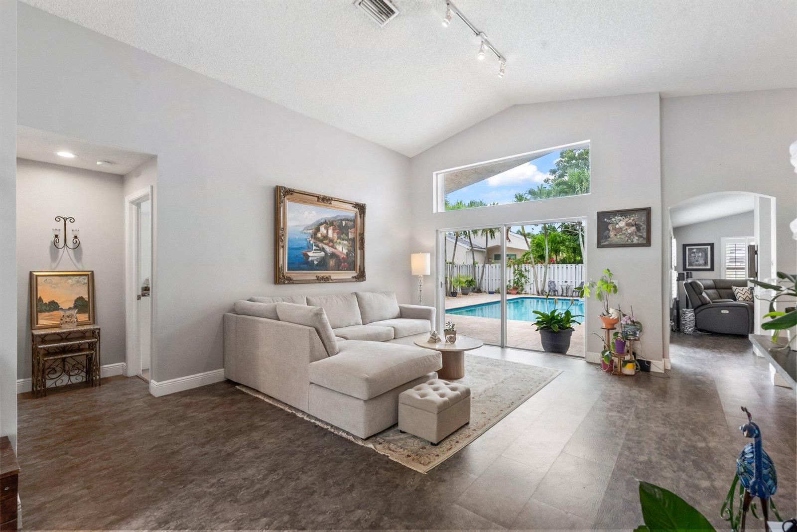 1102 Hickory Way, Weston FL 33327 photo 4