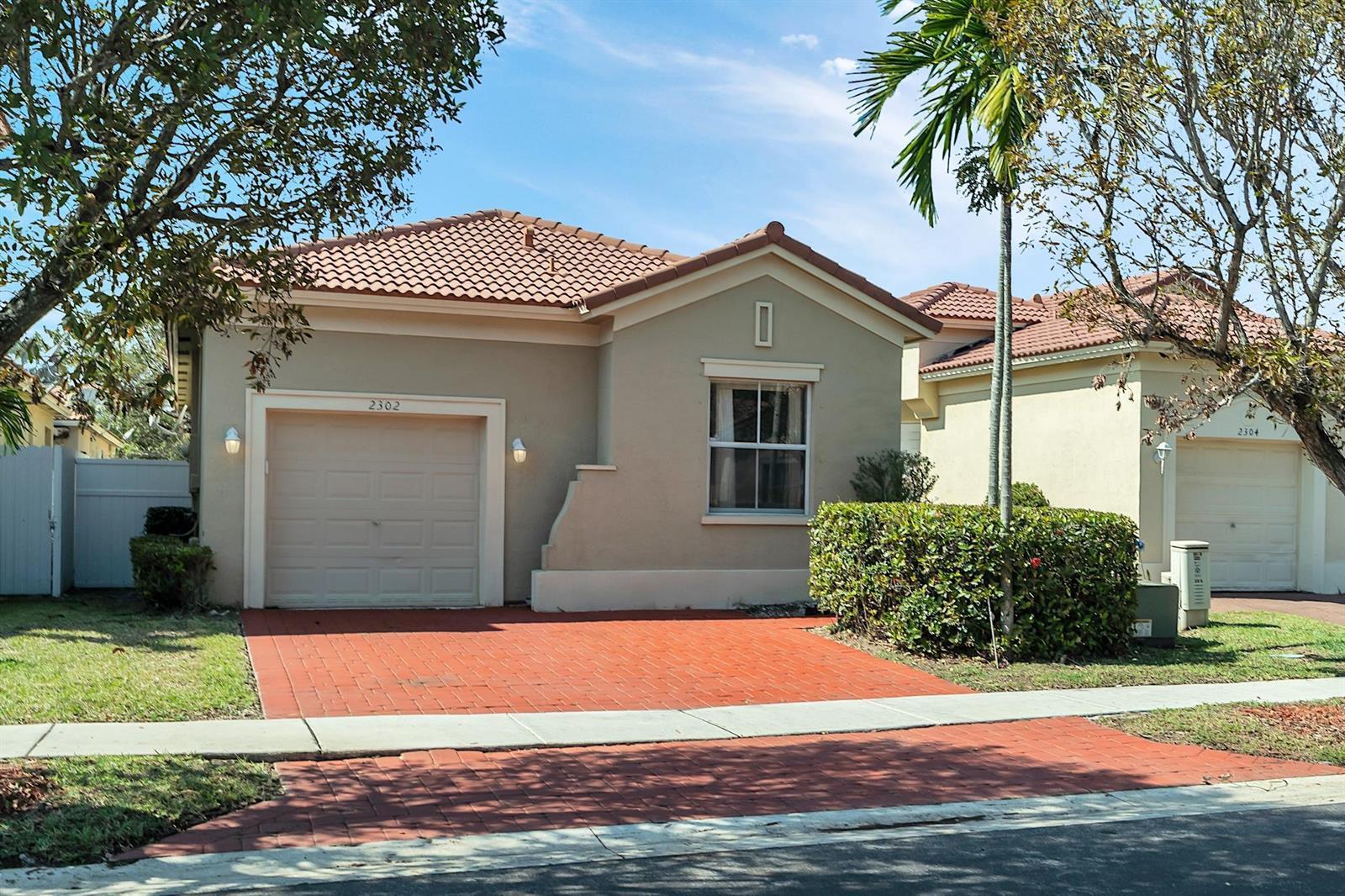 2302 NE 37th Road, Homestead FL 33033