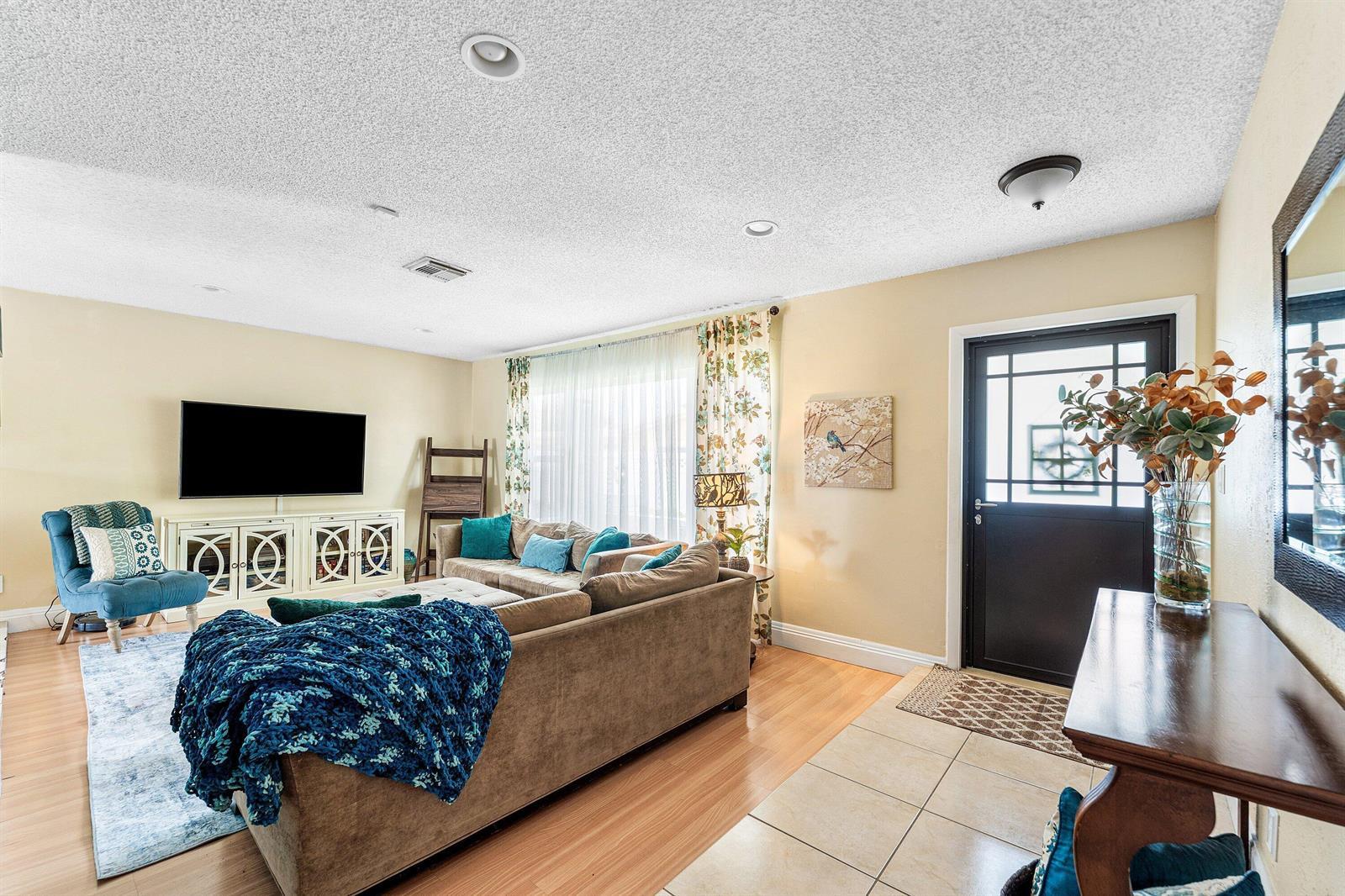 3760 NW 112th Terrace, Coral Springs FL 33065 photo 5