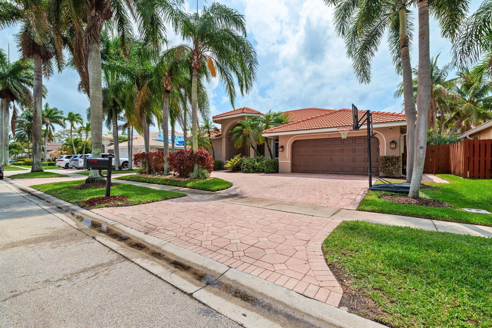 77 NW 108th Way, Plantation FL 33324