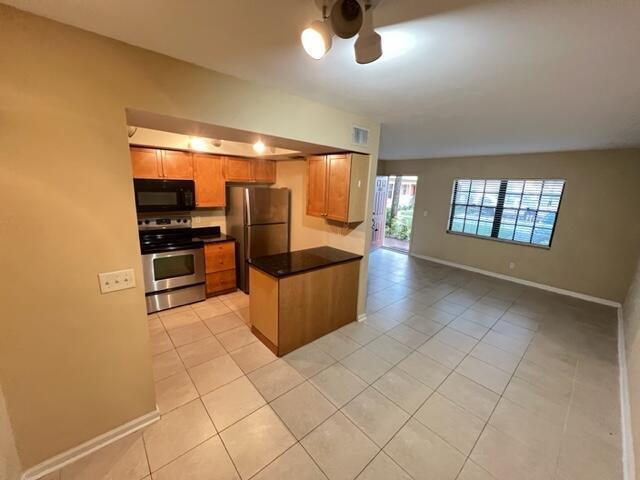 4221 Oak Terrace Drive, FL 33463 photo 3