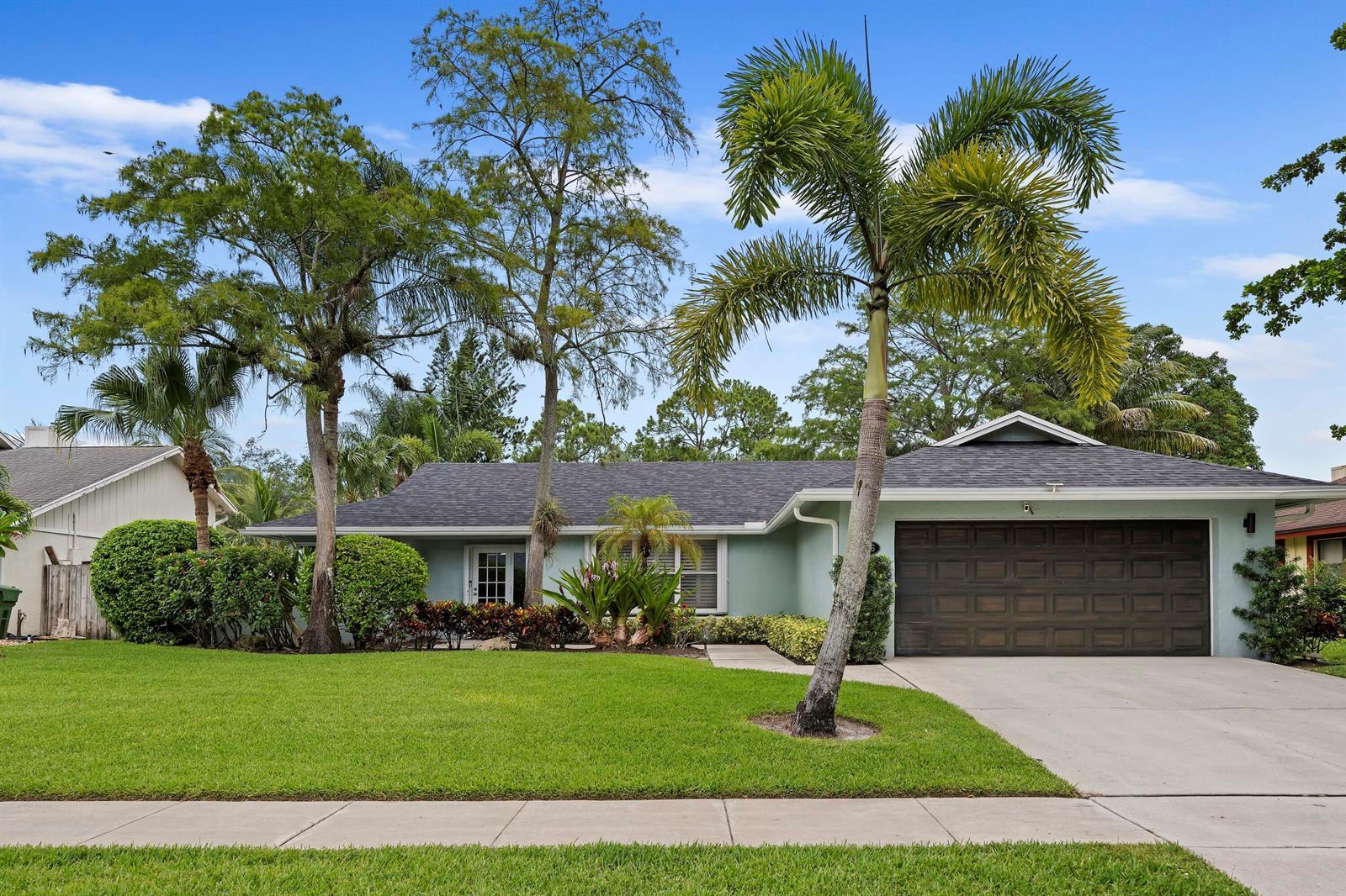 756 Juniper Place, Wellington FL 33414