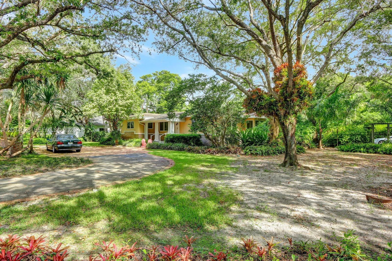6255 SW 92nd St, Pinecrest FL 33156 photo 2