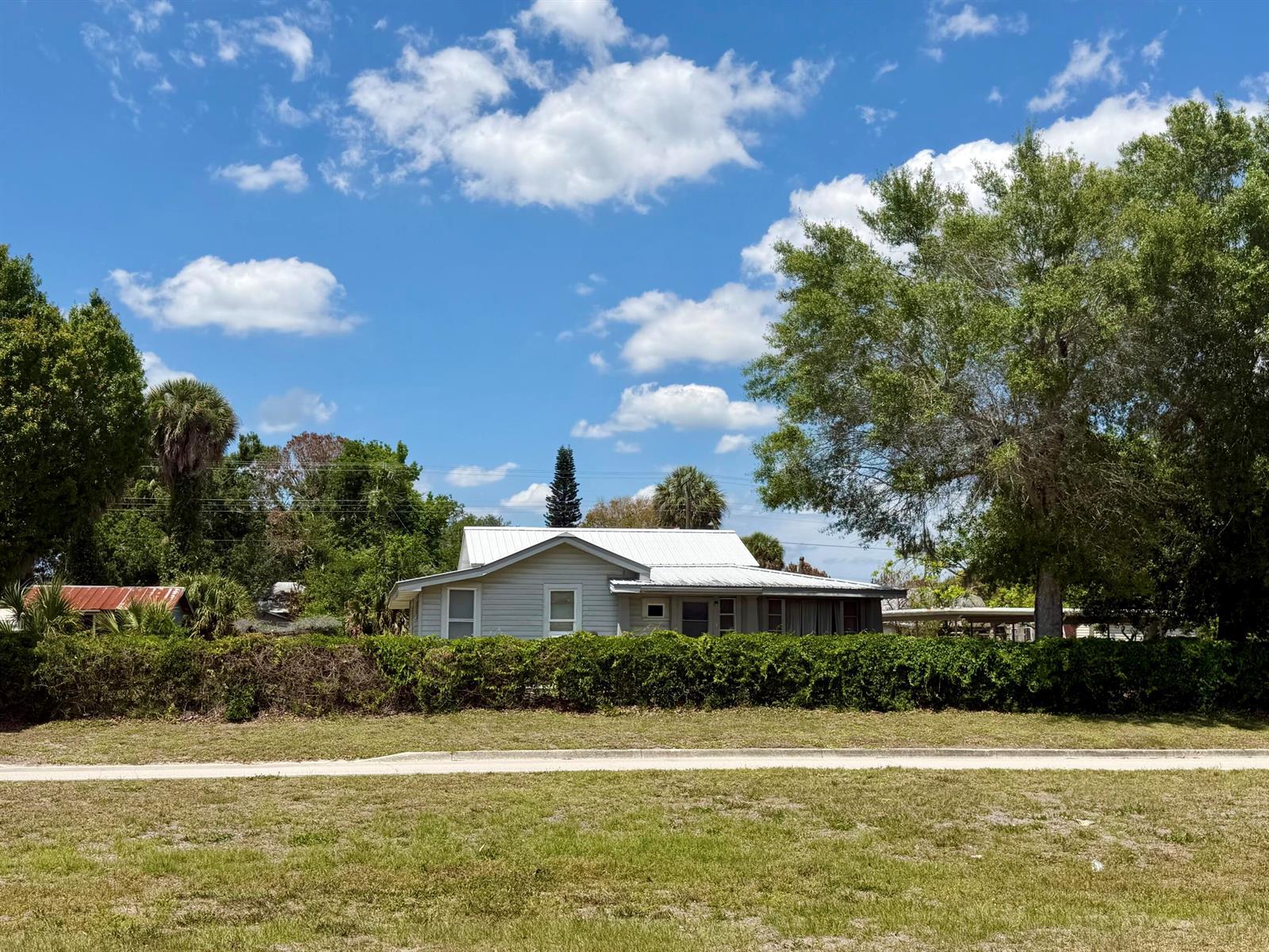 207 SE 4th Street, Okeechobee FL 34974 photo 3