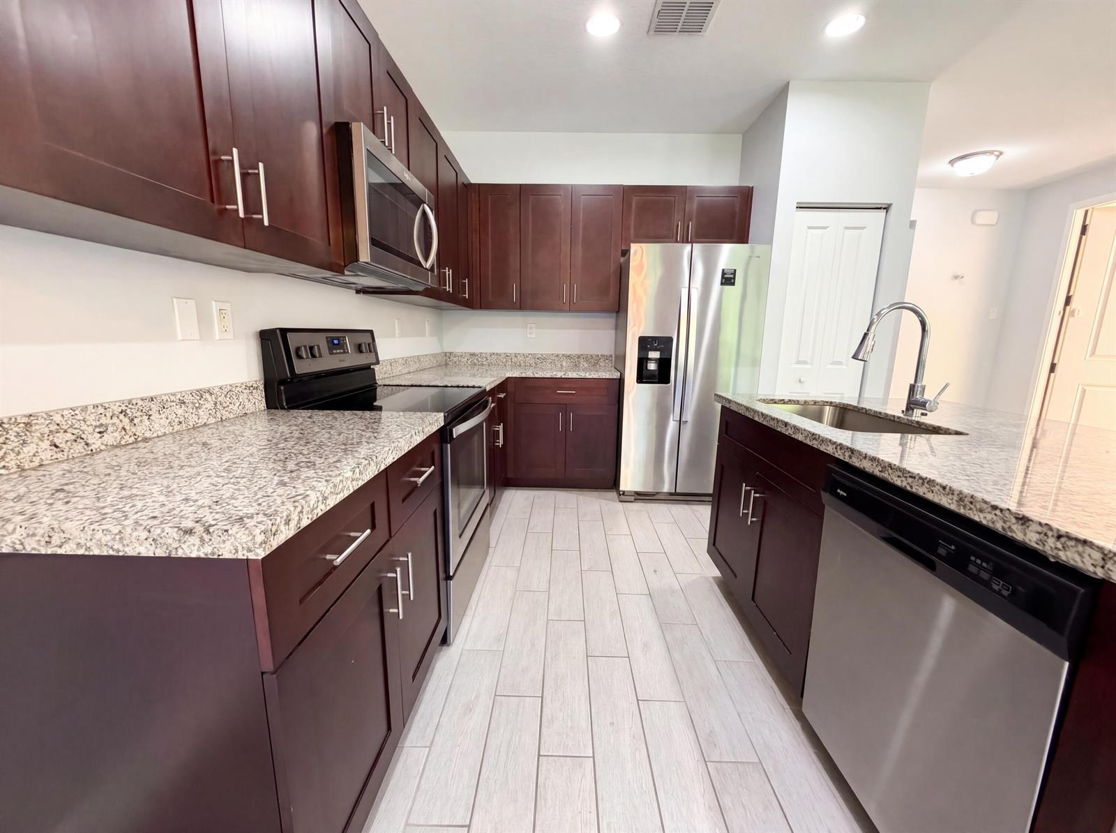 5213 NW 50th Terrace, Tamarac FL 33319 photo 2