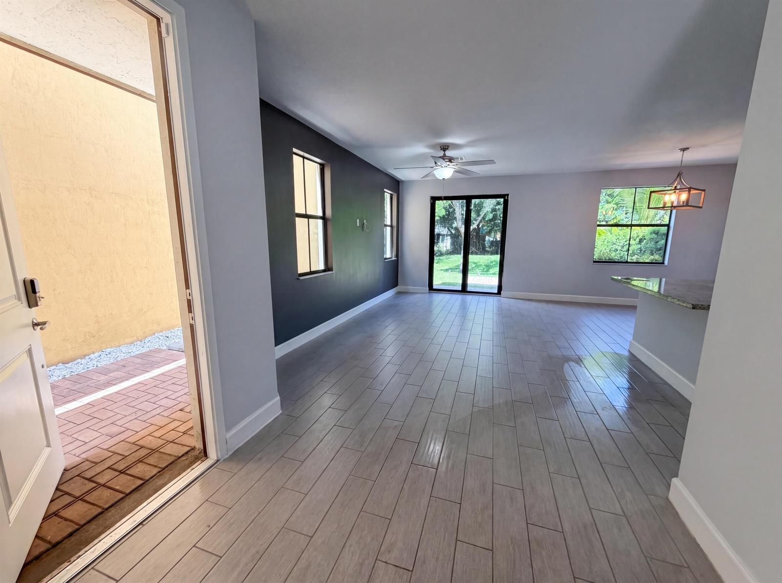 5213 NW 50th Terrace, Tamarac FL 33319 photo 3