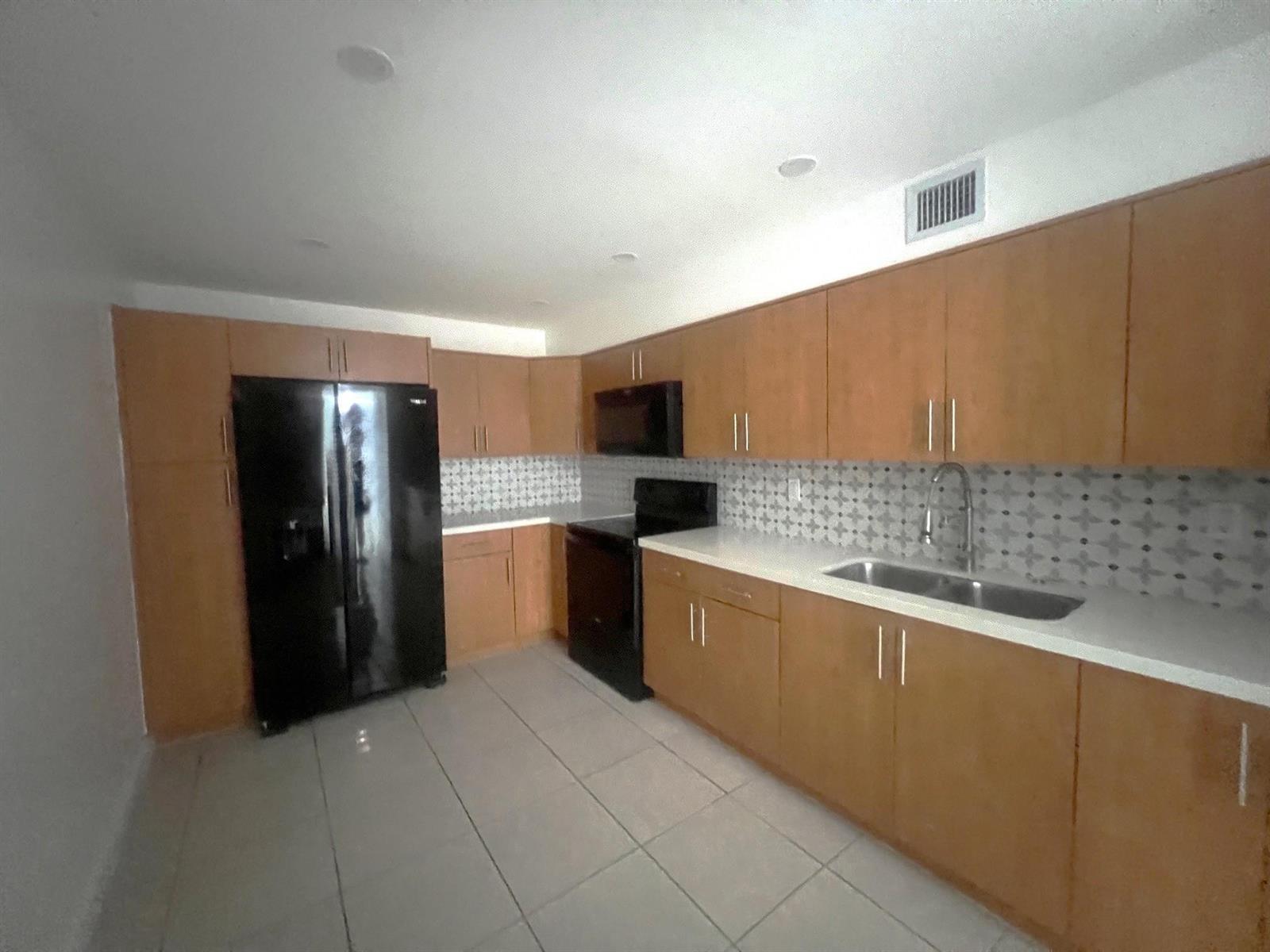 7000 NW 186th Street # 325, Hialeah FL 33015 photo 2