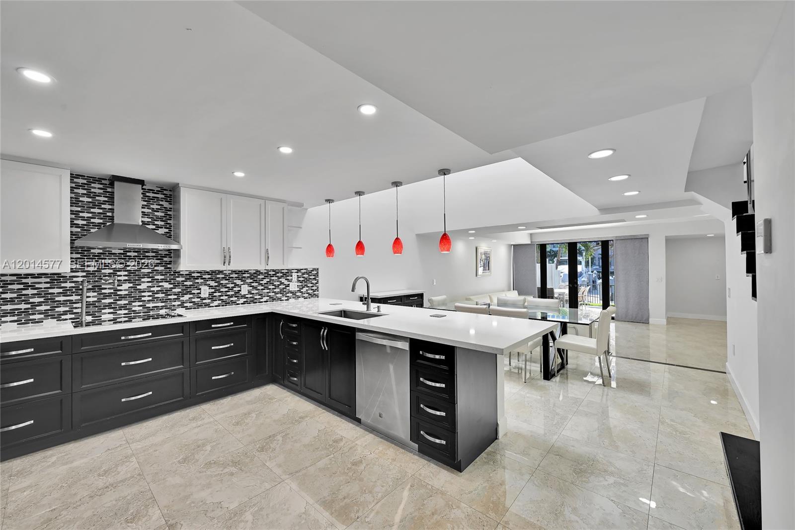 Sunny Isles Beach, FL 33160 photo 2