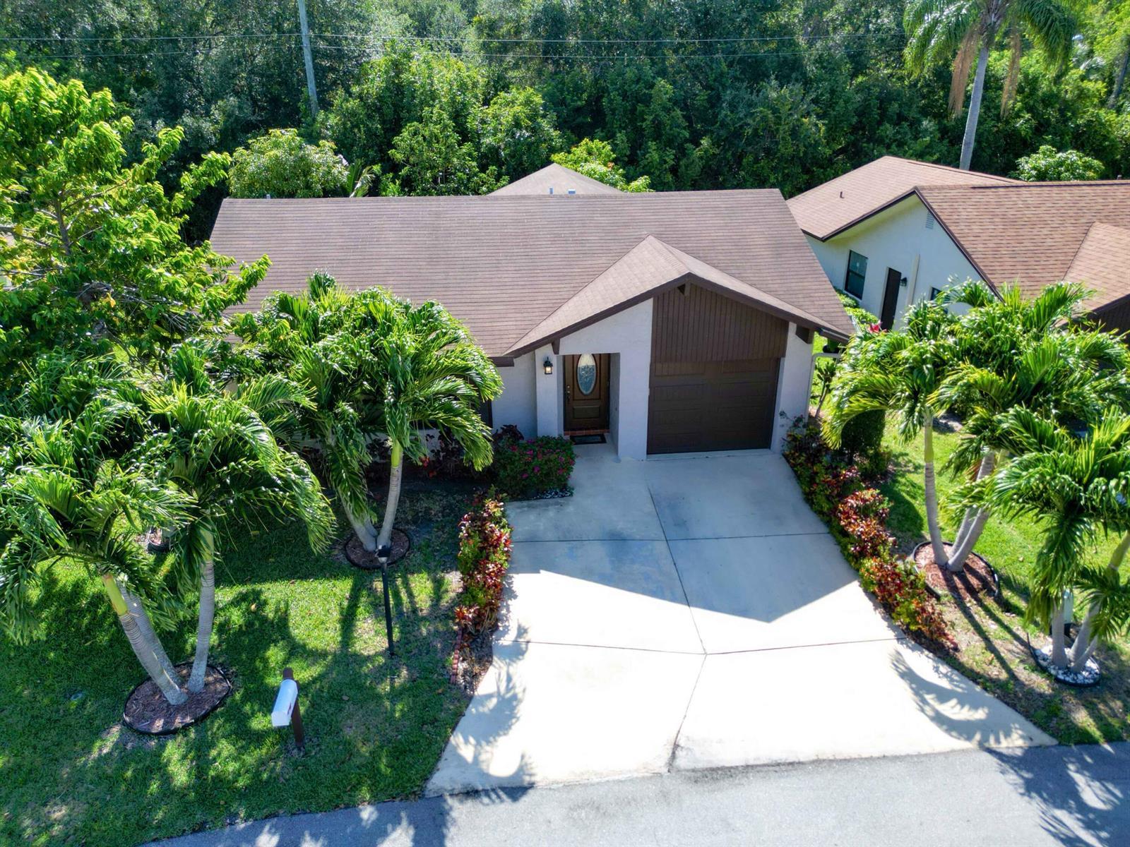 6345 Tall Cypress Circle, FL 33463 photo 3