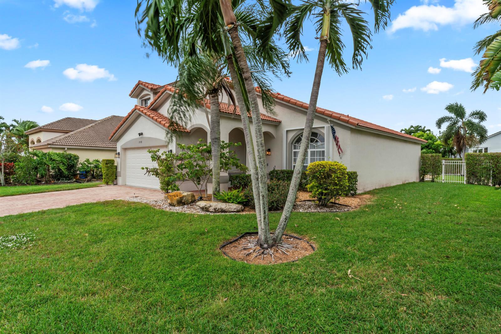 2538 Egret Lake Drive, FL 33413 photo 3
