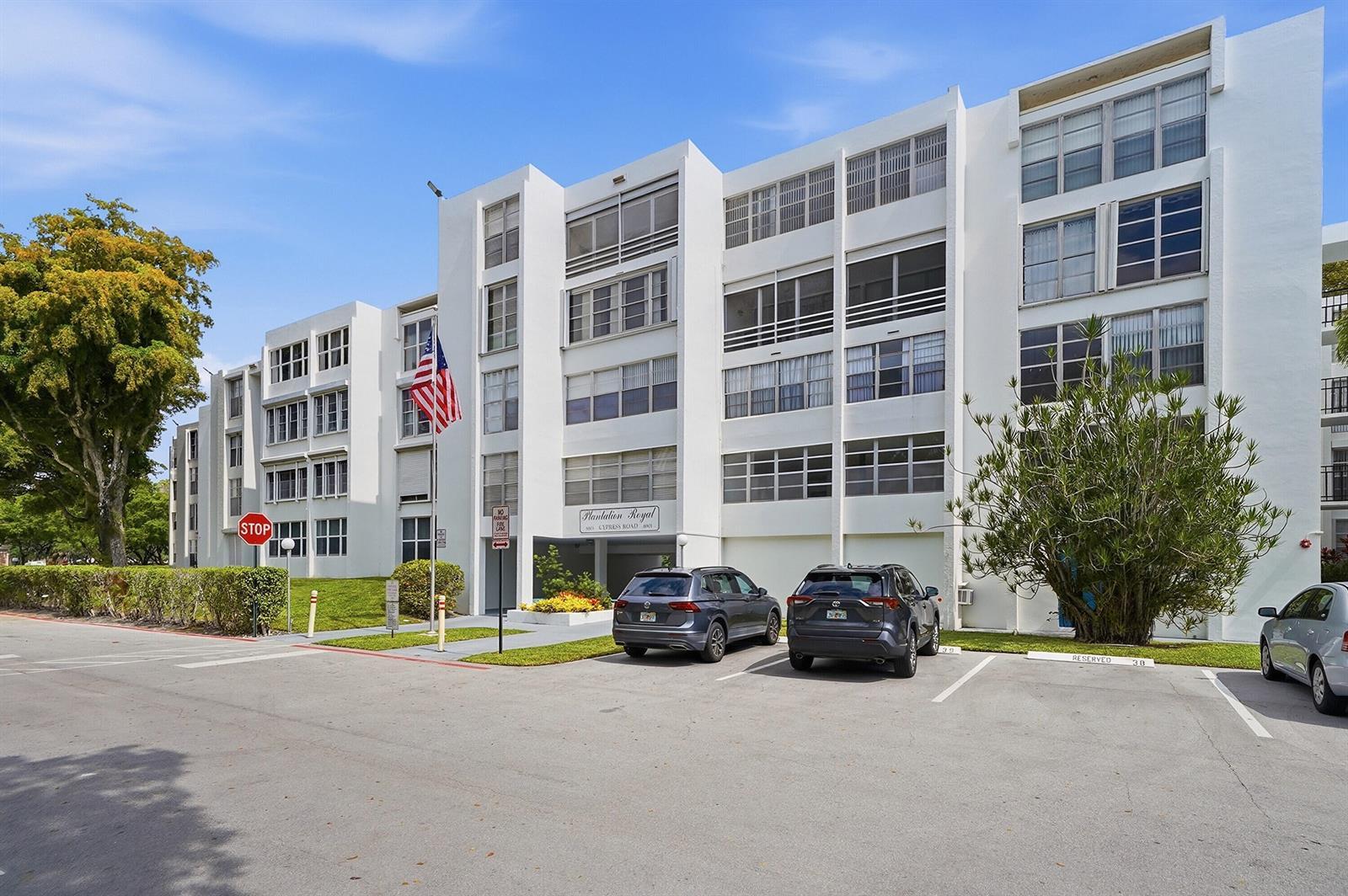 6903 Cypress Road # B24, Plantation FL 33317